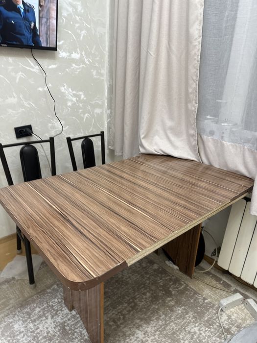 Стол кухонный за 5 тыс тг
