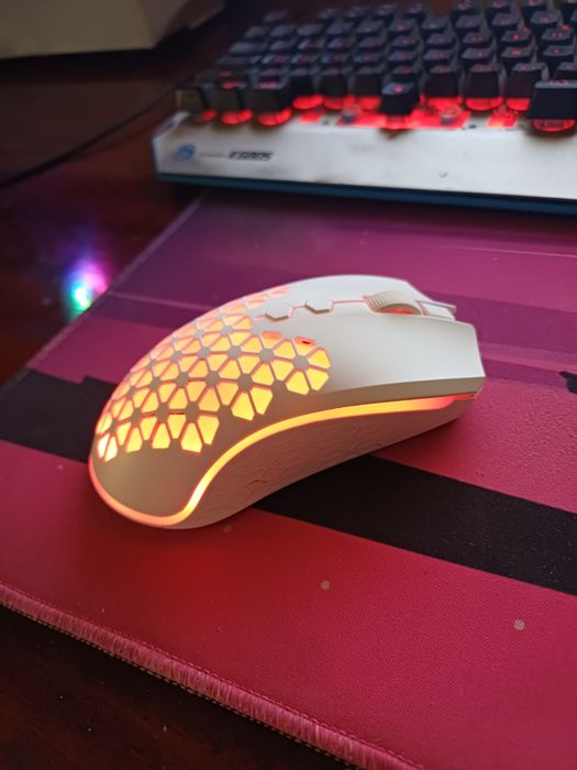 Vand Mouse Gaming Aqirys Polaris