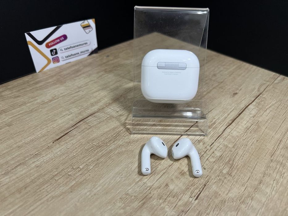 Apple AirPods 4 Second-Hand Foarte Bun 2 ani garanție, Telefoane Mures