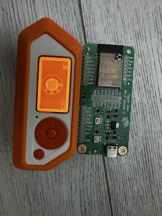 Flipper zero+Всички аксесоари+momentum firmware