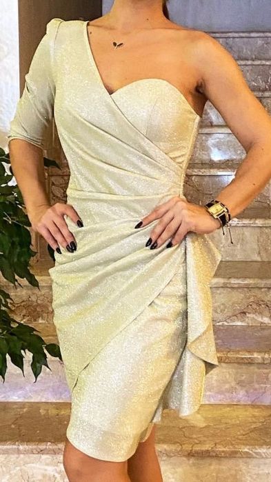 Дамска блестяща рокля с едно рамо