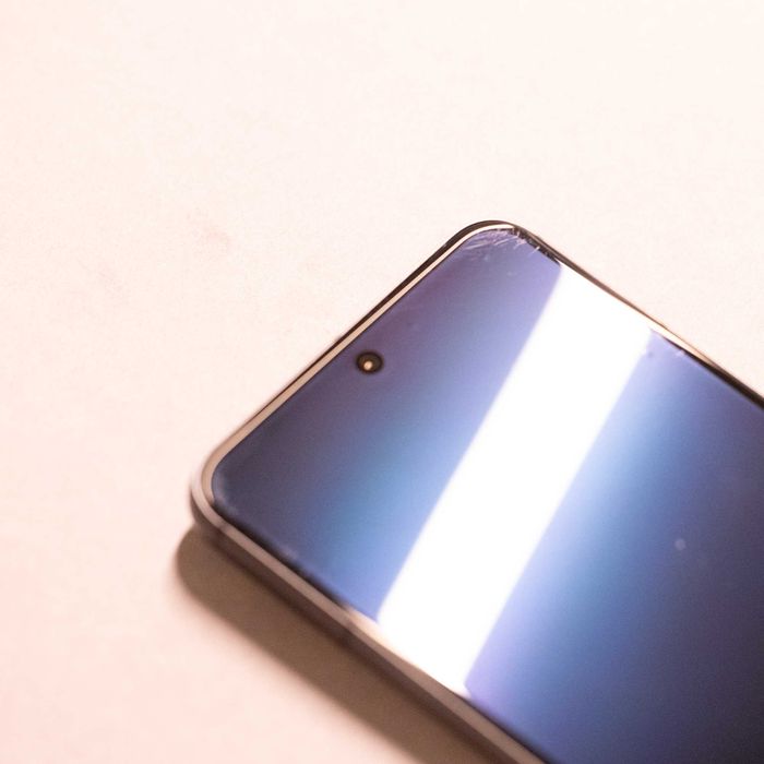 Google Pixel 8 cu accesorii