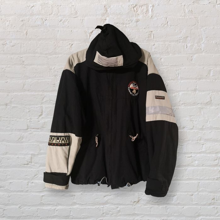 Яке Napapijri geographic