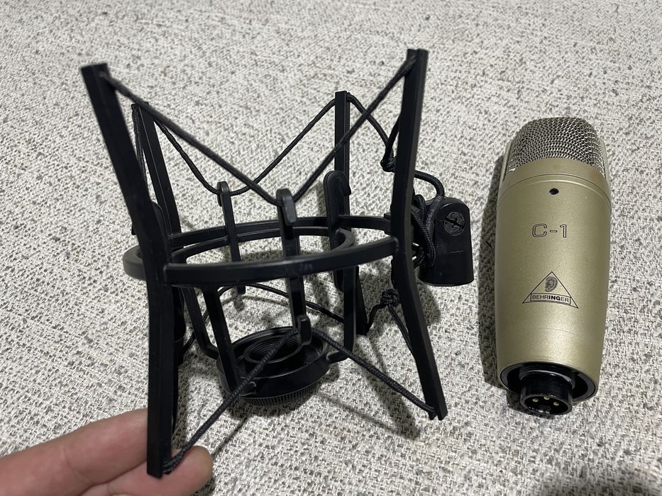 Microfon condensator C1