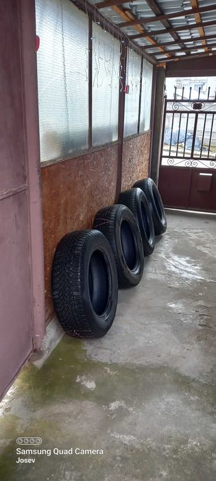 4 броя зимни гуми Bridgestone Blizzak LM005 225/65/17 DOT2322 200лв.