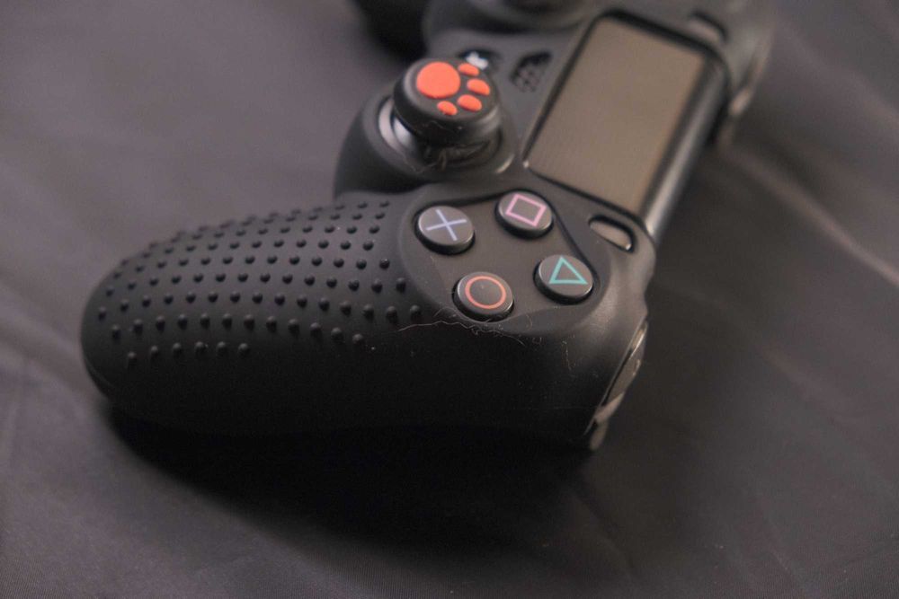 Оригинальный DualShock V2 для PS4™, на датчиках холла