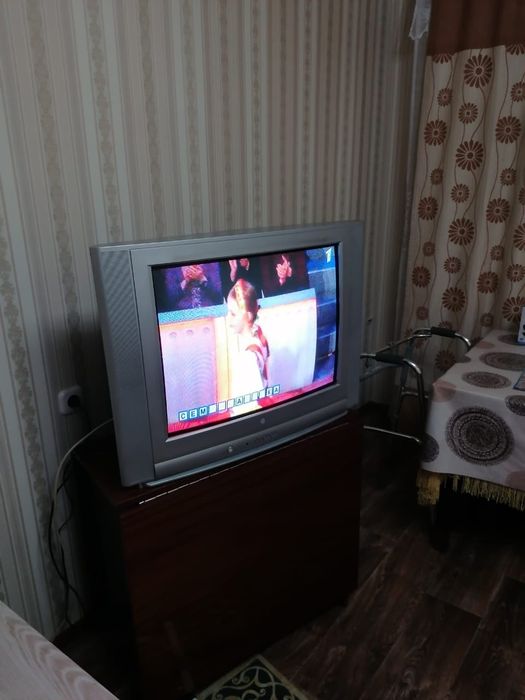 Продам телевизор LG