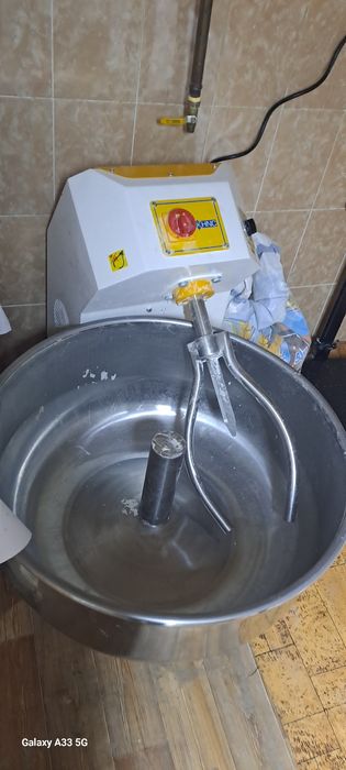 Продам тестомес Турция