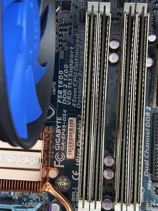 Placa baza Gigabyte GA EP 45 - DS4 soket LGA 775
