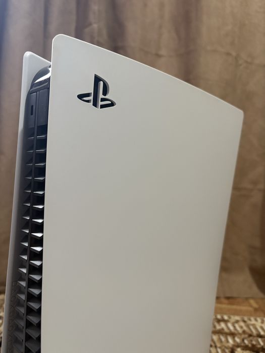 Playstation 5 disc version НЕРАЗЛИЧИМ ОТ НОВ!