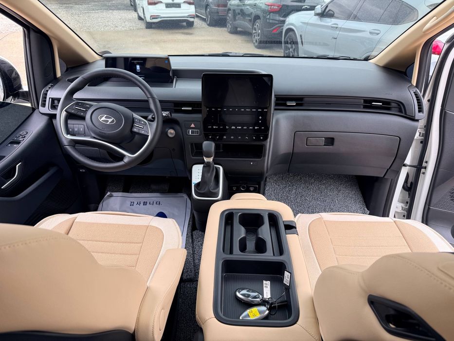 Hyundai Staria Hybrid