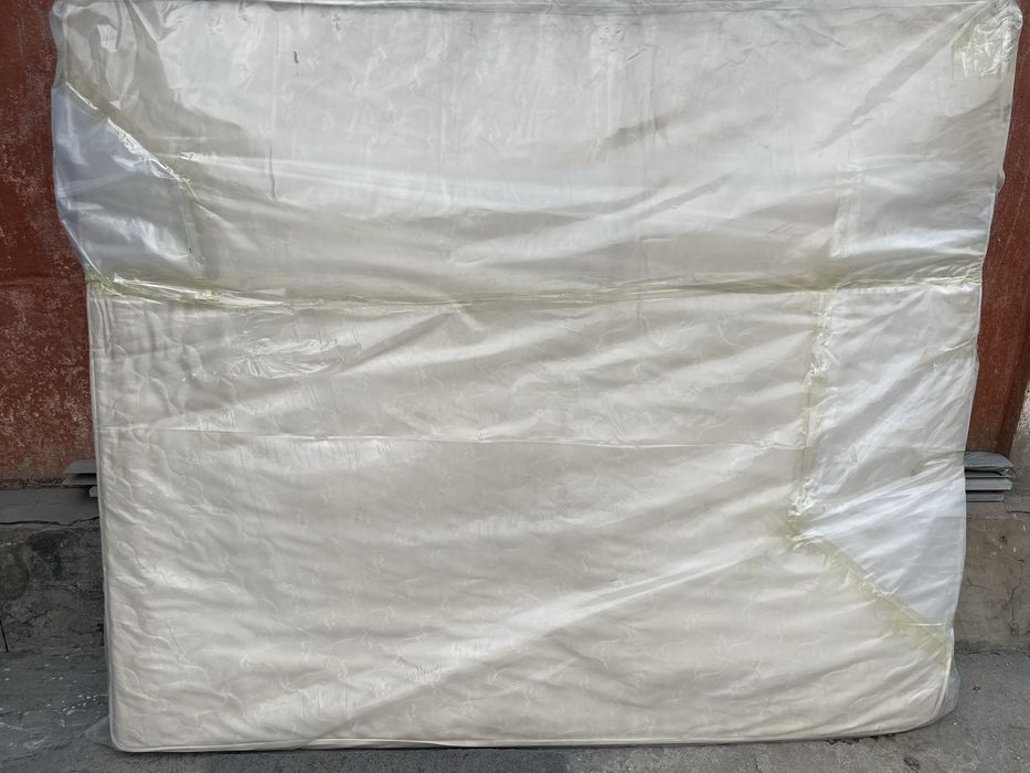 Продам матрасс с пружинами