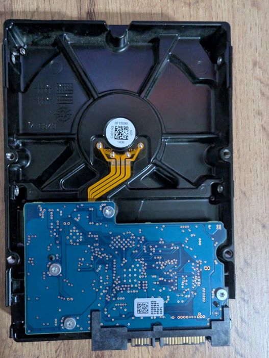 продам жесткий диск на 1тб