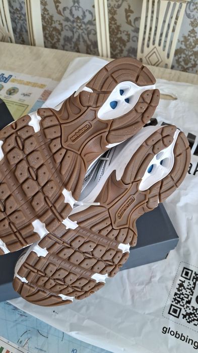 Продам New balance 740