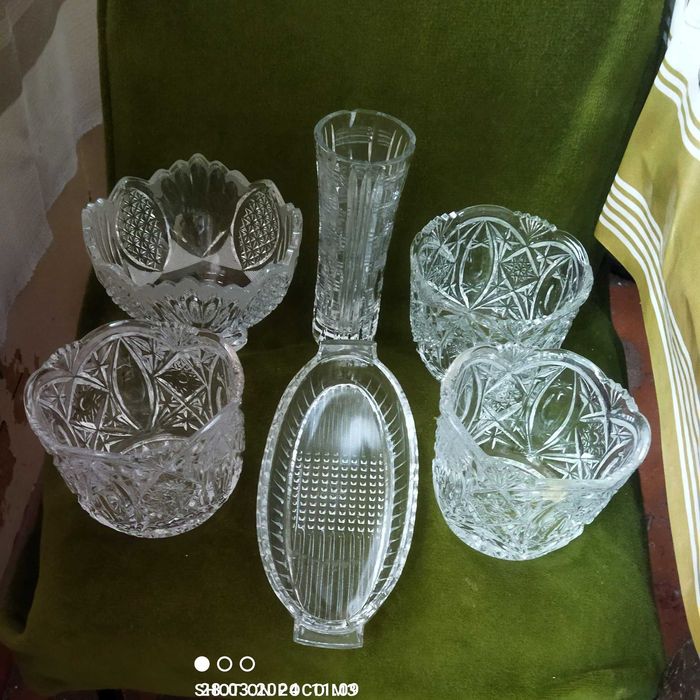 Продаются хрустальные вазы