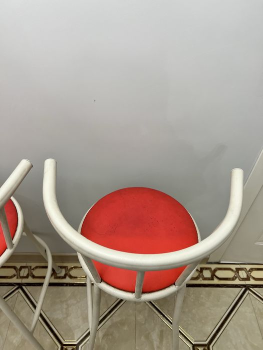 Продам барные 2стула для кухни