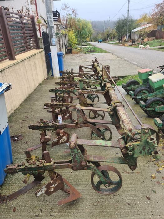 Utilaje agricole remorca, plug, disc , semanatoare si met