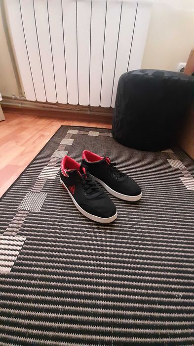 Запазени кецове 40 номер