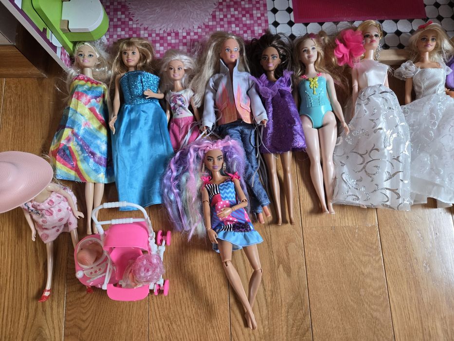 Голяма дървена къща за кукли и барбита