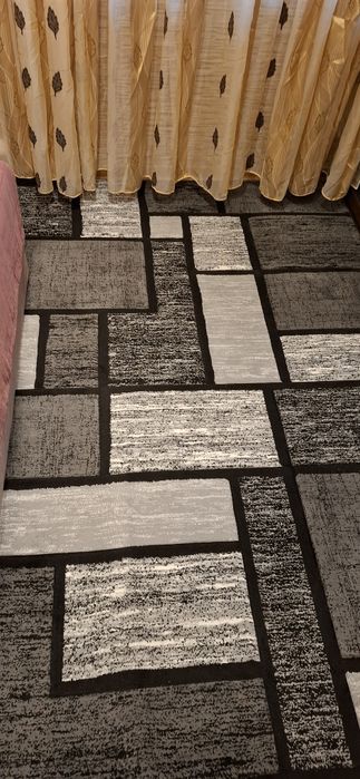 Oferta covor geometric!