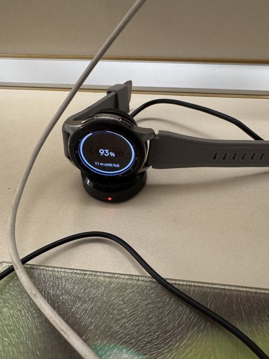 Galaxy Watch много запазен!