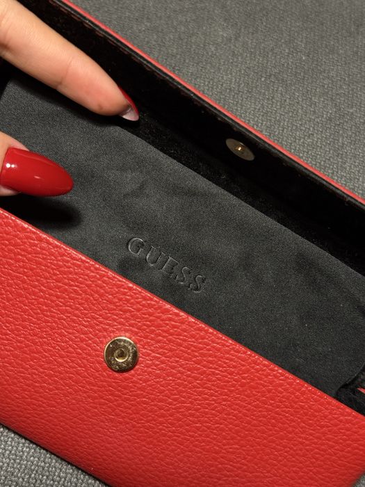 Слънчеви очила Guess