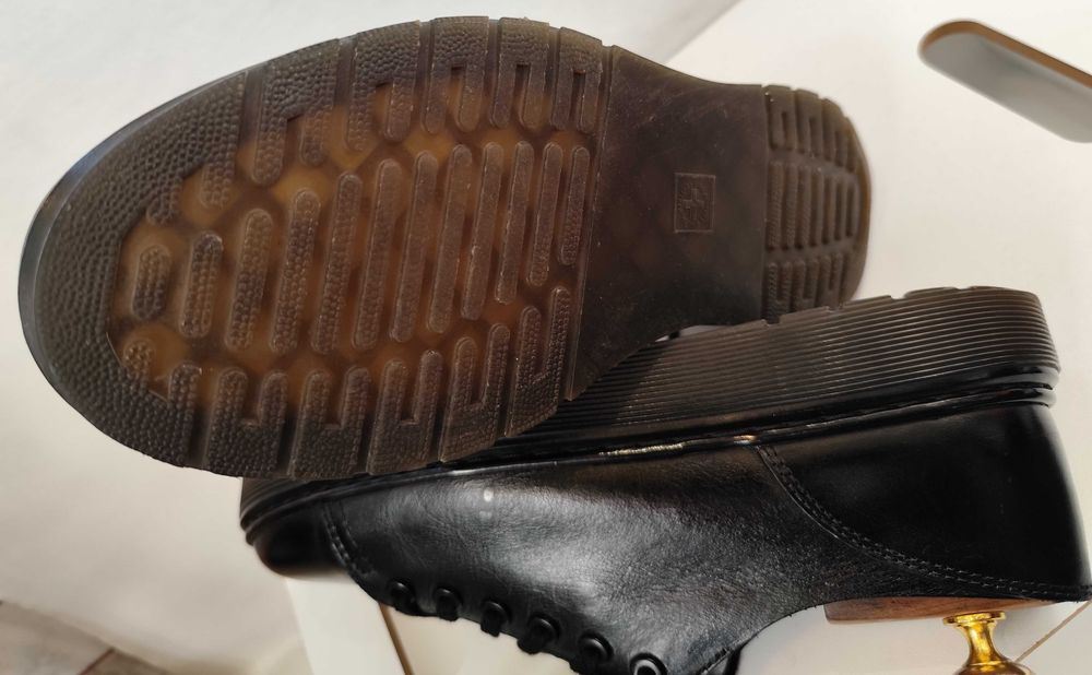 Pantofi sport casual 41 Dr. Martens piele naturala superioara moale