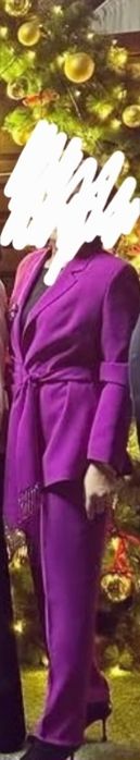 Брюшная костюм  очень стильный