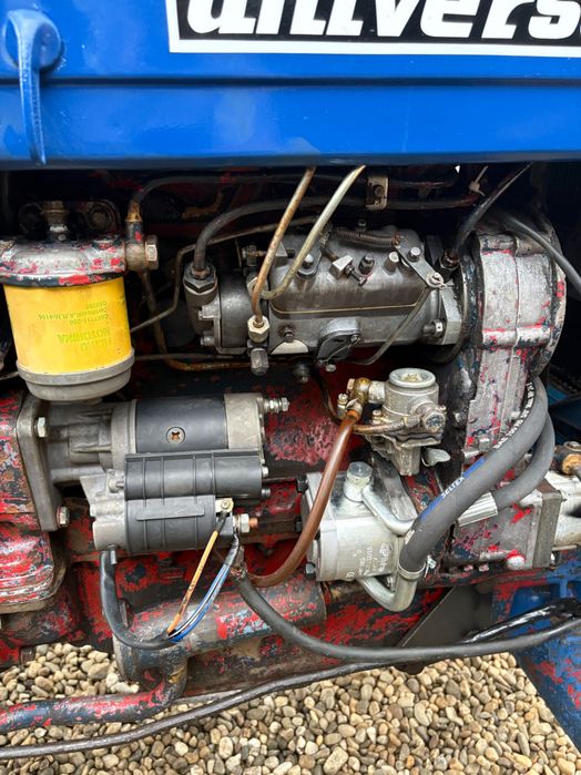 Tractor UTB 445 DT 4x4