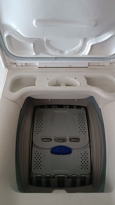 пералня с горно зареждане ELECTROLUX -6кг.