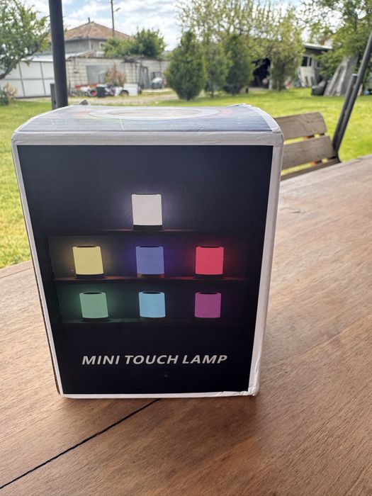 Малка нощна лампа в различни цветове