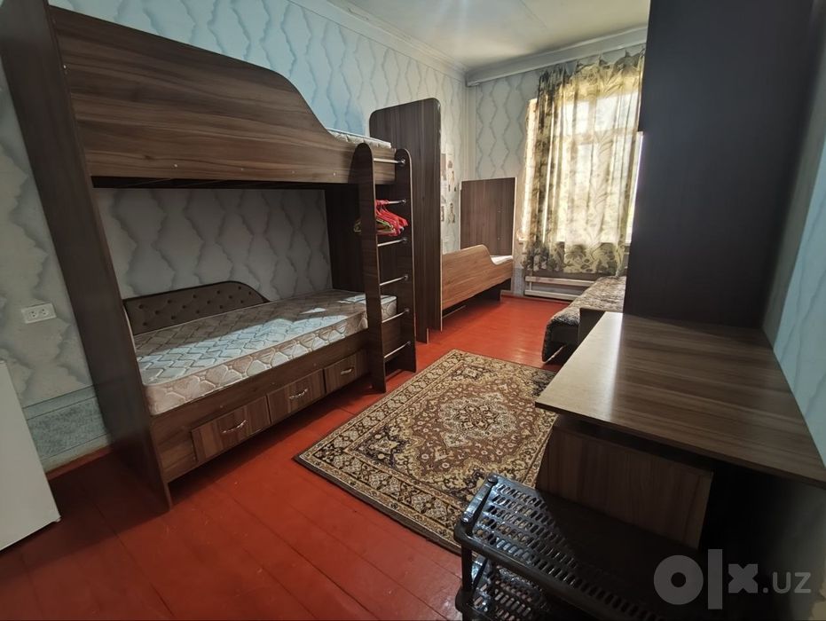 Student qizlaga Sentyabrdan Chirchiqda 7 kollej oldida  Kv bor