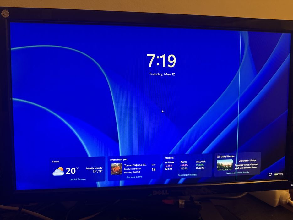 Vand Laptop Gaming MSI KATANA 17” I9 13900H, RTX 4070 + cooler performant + monitor extern