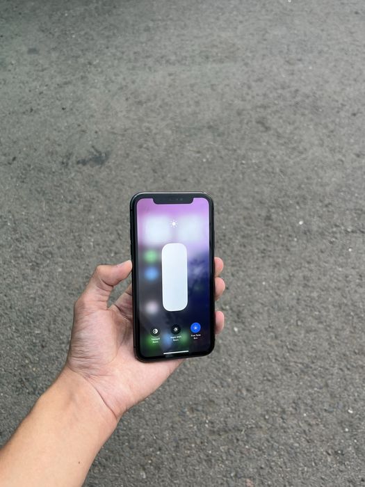 Продам срочно iPhone 11 64GB