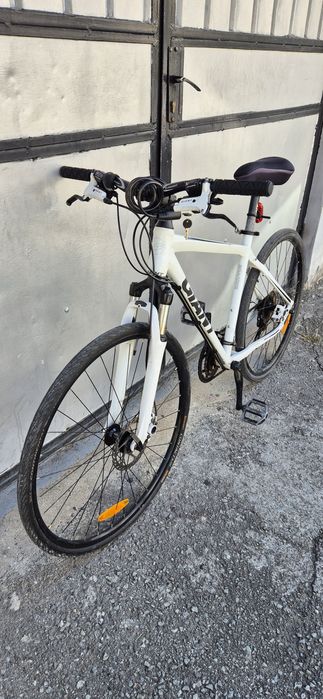 Bicicleta Giant  pe 28