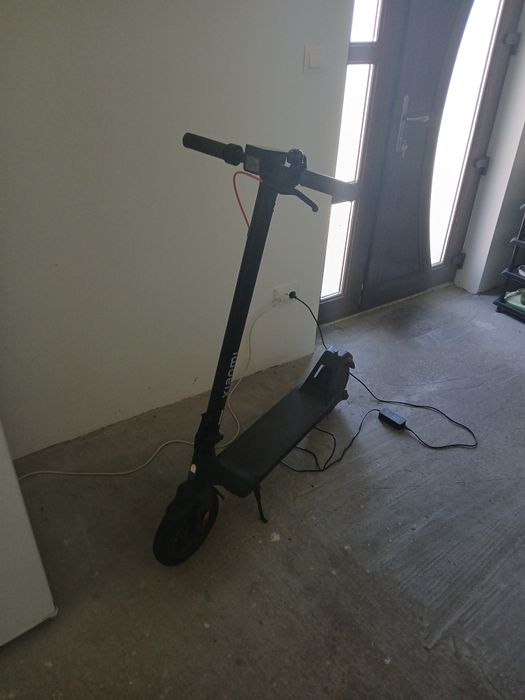 Vând trotineta electrica xiaomi lite 4 gen 2