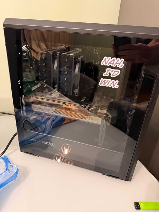 Продавам гейминг компютър i7-14700F + 5080
