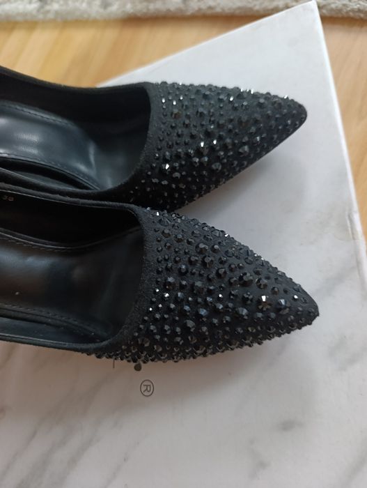 Елегантни дамски обувки