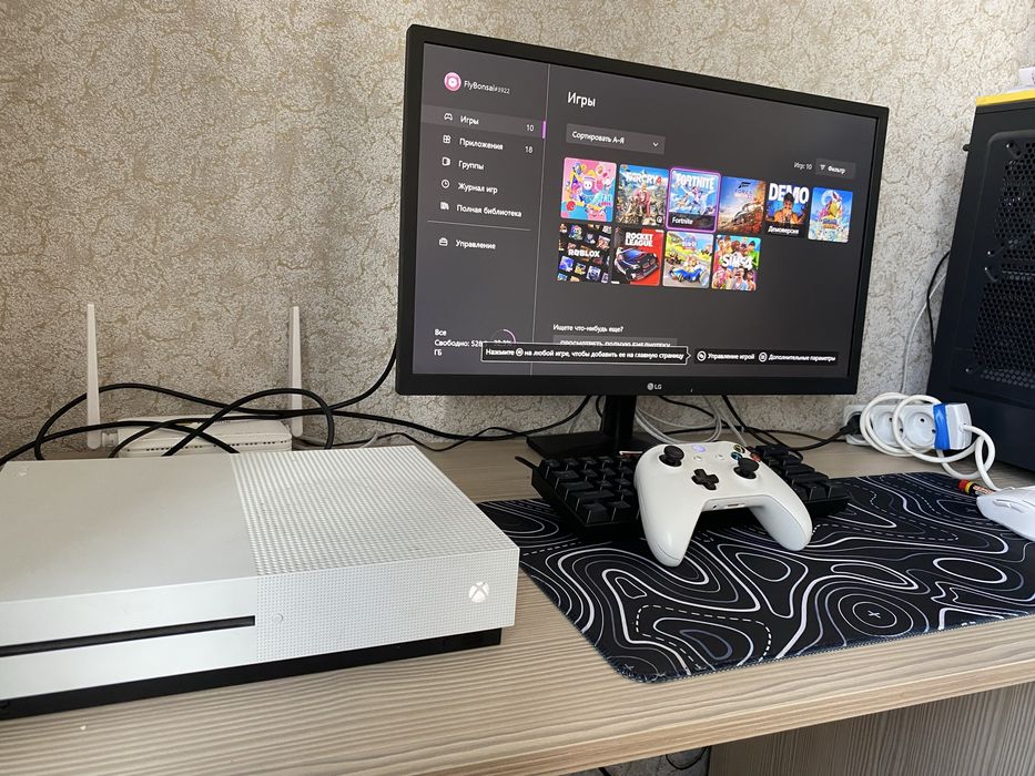 Продам XBOX 1 S  1TRB