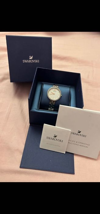 Часовник Svarowski със гаранция