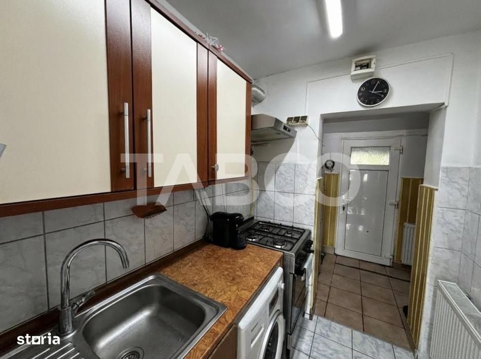 Apartament cu 2 camere mobilate si utilate de vanzare in zona Tiglari
