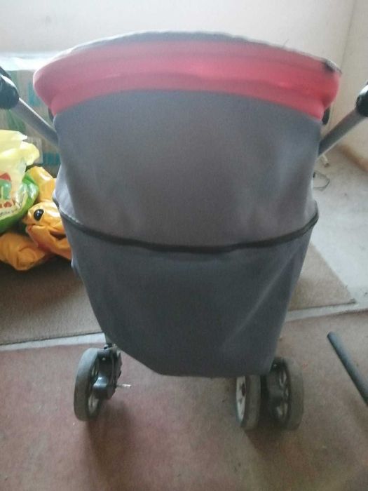 Продавам детска количка Chicco комплект с кош и чанта