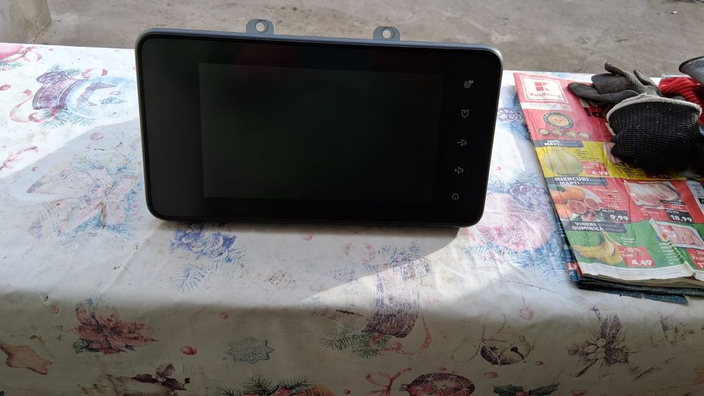 Vând navigație Logan 3 nouă