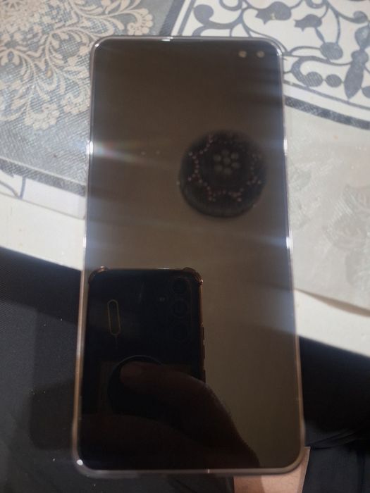 Продам самсунг с10+