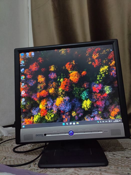 Монитор BenQ FP767