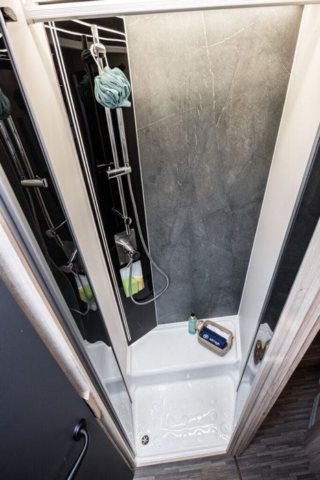 Autorulota Integrată  ELNAGH MAGNUM 582, model 2025-2026