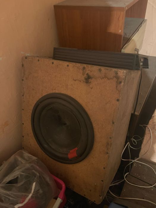 Сабуфер с двумя усилителями