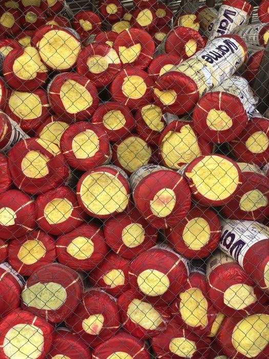 Стекловата с фальгой и без фольги