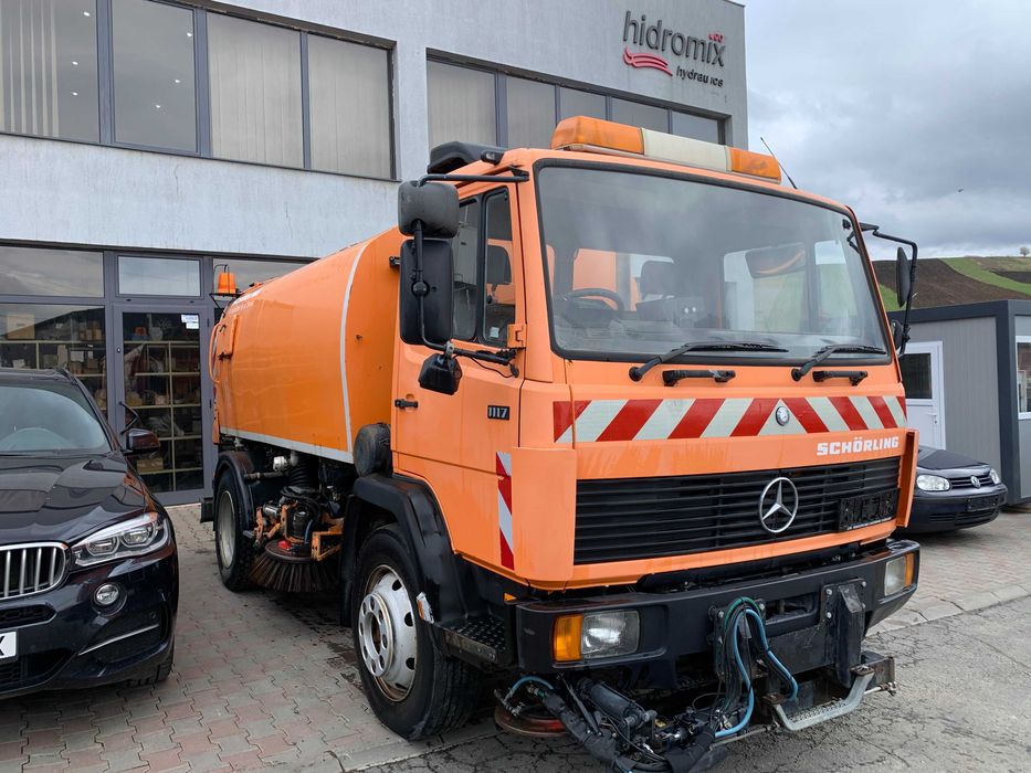 Automaturatoare cu aspirator Mercedes Benz 1117 Anul fabricatiei 1992