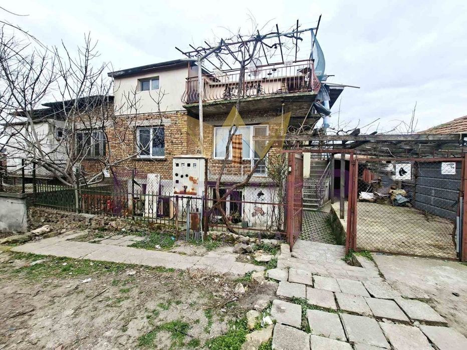 Къща в Варна-Автогара площ 385 цена 200000